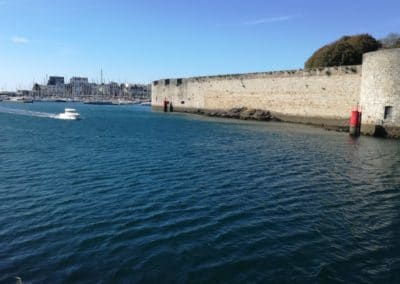 Concarneau . Les remparts 1 - Aux alentours